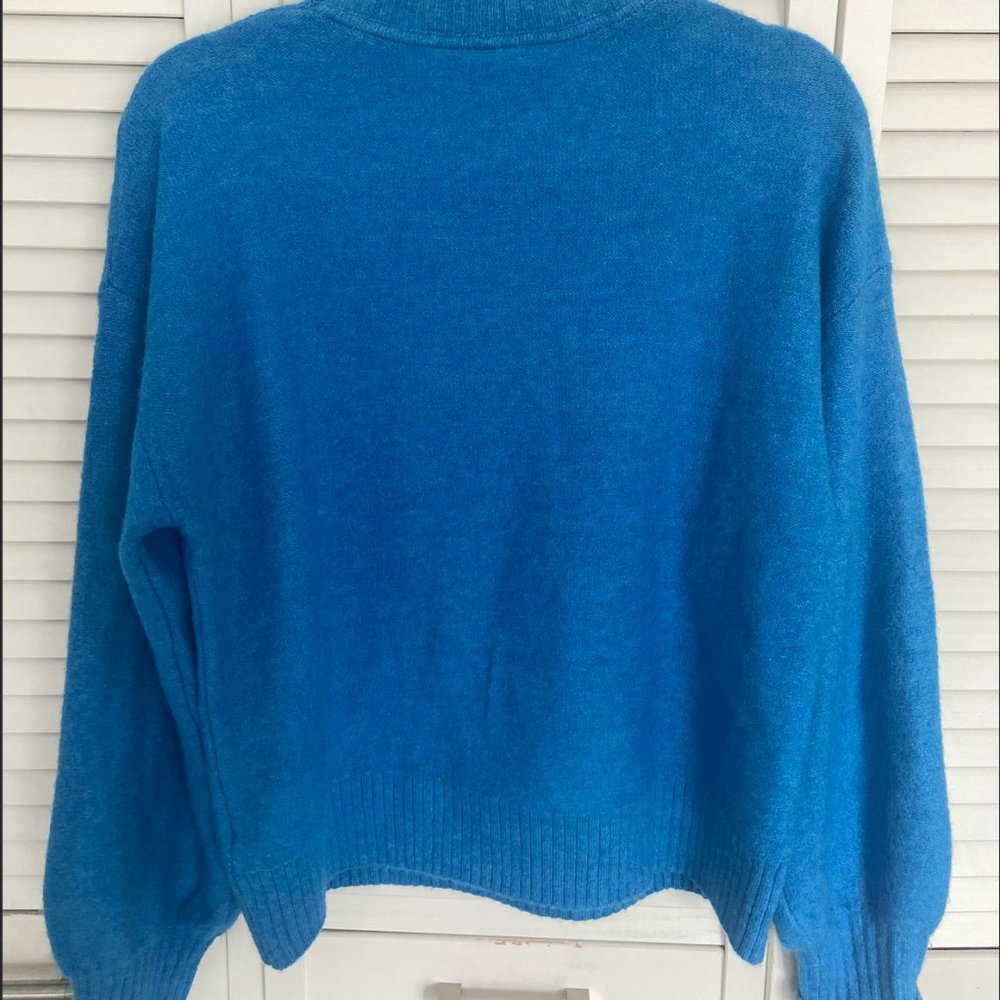 Gap Factory Forever Cozy Cable-Knit Lightweight Sweater - Picture 2 of 3